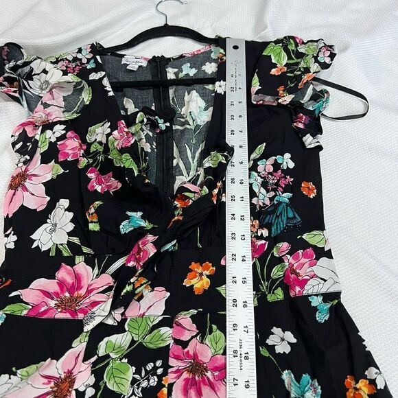 Love, Fire Black Floral Flutter Sleeve Jumpsuit - Picture 8 of 12